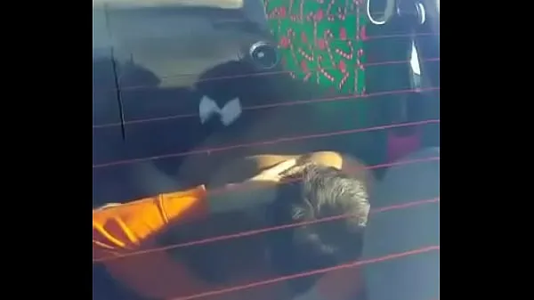 Se Couple caught doing 69 in car drevvideoer
