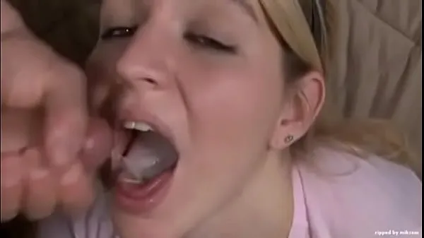 Oglejte si videoposnetke Enjoying the taste of sperm vožnjo