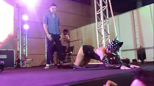 Bekijk video's Erotika Fair 2015 - DreamGirls - Sao Paulo - Brazil - Part1 rijden