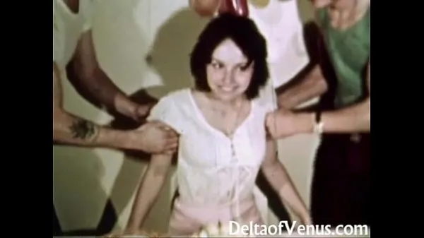 ดูวิดีโอ Vintage Erotica 1970s - Hairy Pussy Girl Has Sex - Happy Fuckday drive