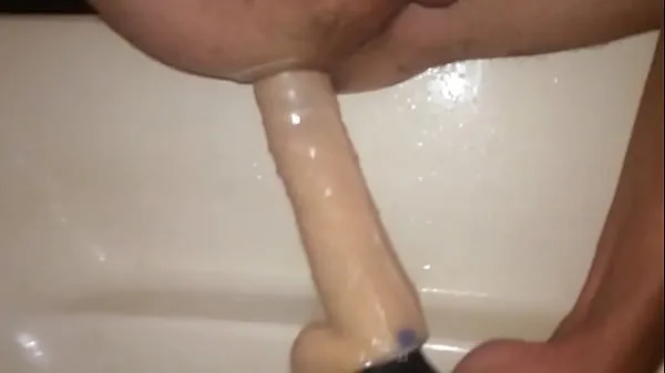 Sehen Sie sich Straight Guy mit großem Dildo Videos an