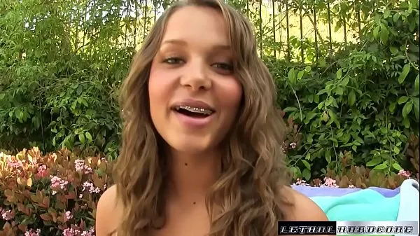 Nézze meg Teen Liza Rowe gets hardcore creampie big cock vezesse a videókat
