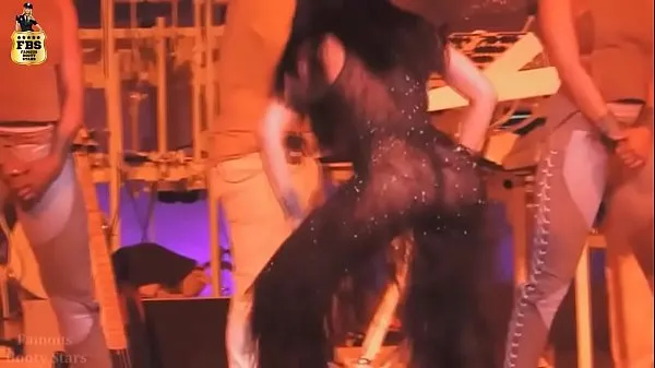 Regardez Rihanna`s Ass Live Hot vidéos de conduite