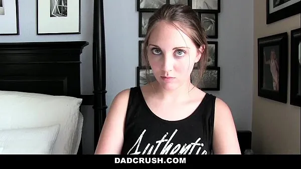 Oglejte si videoposnetke DadCrush- Caught and Punished StepDaughter (Nickey Huntsman) For Sneaking vožnjo