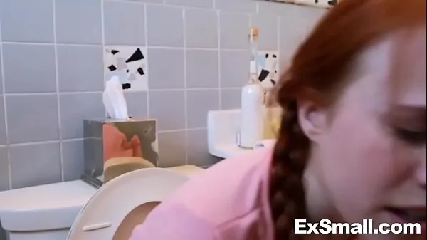 Regardez petite chatte rousse vidéos de conduite