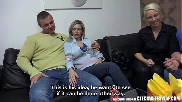 Bekijk video's Blonde Wife Cheating her Husband rijden