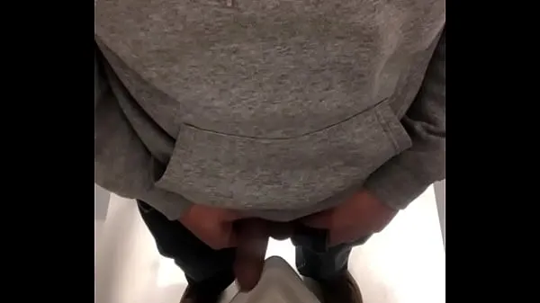 Nézze meg bathroom spy big cock peeing vezesse a videókat