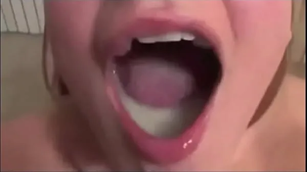 观看Cum In Mouth Swallow驱动器视频