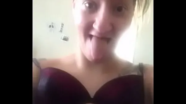 Pozrite si videá 24yo Chick Fingering on s šoférujte ich