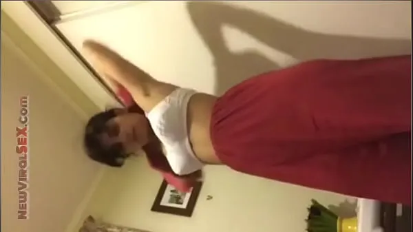 Oglejte si videoposnetke Indian Muslim Girl Viral Sex Mms Video vožnjo