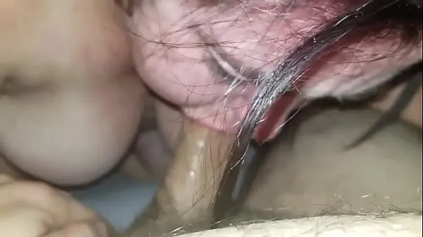 Guarda i video Sexy BBW Throated e Deepthroat Training guida