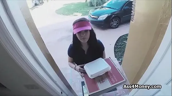 ดูวิดีโอ Pizza and pussy delivery for my cock drive