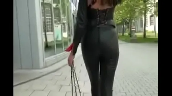 Oglejte si videoposnetke Fetish Nadja vožnjo