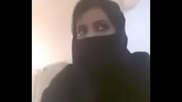 Tonton Muslim hot milf expose her boobs in videocall memacu Video