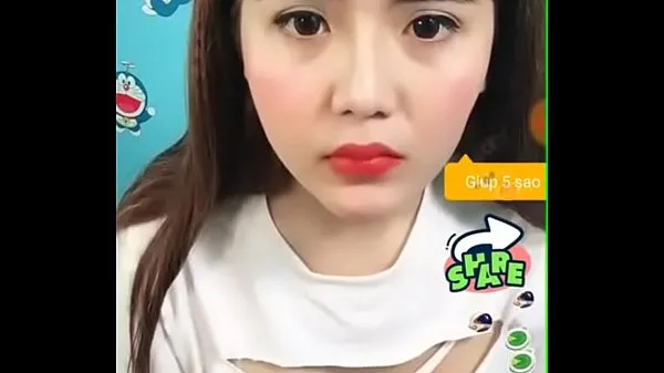 Idol Uplive shows her nipples are exposed 드라이브 동영상을 시청하세요