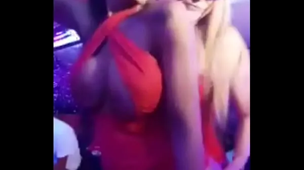 Παρακολουθήστε βίντεο Elisa Sanches making out with hot blonde οδήγησης