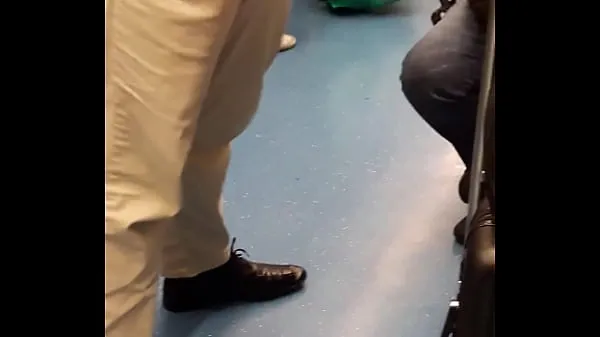 Videoları izleyin Volumão no metrô yönlendirin