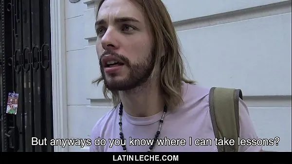 Guarda i video LatinLeche - Latino Kurt Cobain Lookalike scopa un cameraman cornea per contanti guida