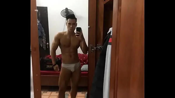 Se Vietnamese Handsome Man's Jerking His Cock Off drevvideoer