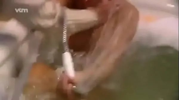 Se Sexy Nude Bath Girl kjøre videoer