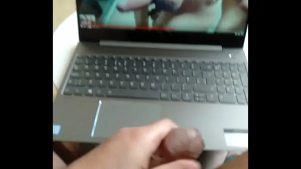 Oglejte si videoposnetke Indian mallu gay masturbating while watching porn video vožnjo