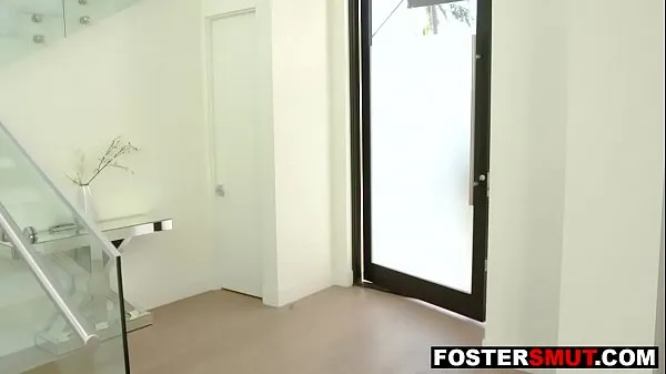 Se stepMom asks foster stepson to impregnate her kjøre videoer