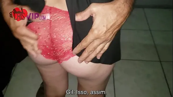 Podívejte se na videa Slutwife with two guys humiliating her cuckold husband, he jacked off for the guys - Cristina Almeida - SEXSHOP - Part 1/2 řízení