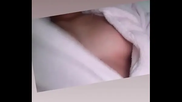 ดูวิดีโอ Rich tits of my friend's girlfriend drive