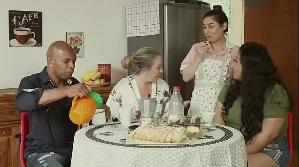 Bekijk video's THE BIG WHOLE FAMILY - THE HUSBAND IS A CUCK, THE step MOTHER TALARICATES THE DAUGHTER, AND THE MAID FUCKS EVERYONE | EMME WHITE, ALESSANDRA MAIA, AGATHA LUDOVINO, CAPOEIRA rijden