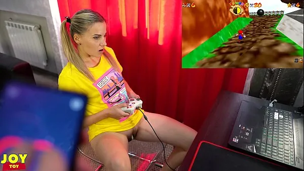 Se Letsplay Retro Game With Remote Vibrator in My Pussy - OrgasMario By Letty Black kjøre videoer