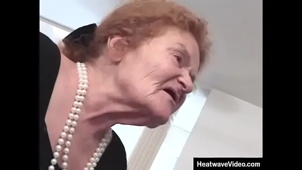 Oglejte si videoposnetke Hey My step Grandma Is A Whore - Davina Hardman - Wrinkly step grandma in a wheelchair fucked by in rest home vožnjo