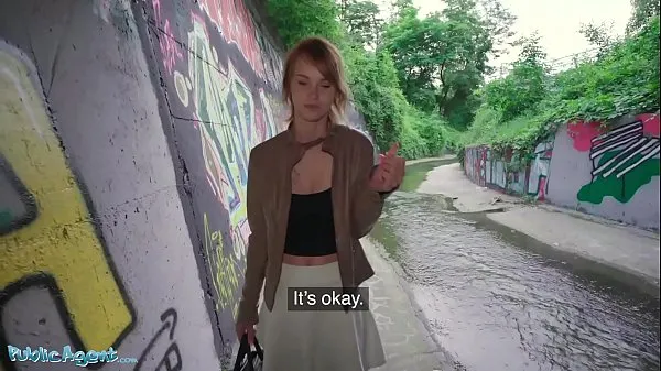 Se Public Agent Redhead Ariela Donovan fucked in a tunnel kjøre videoer
