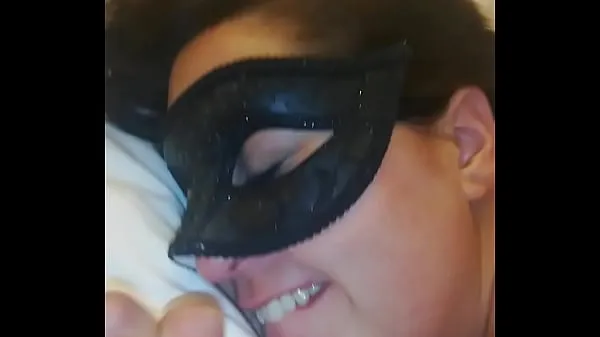 Titta på Friend doing cuckold with mask 6 drive-videor