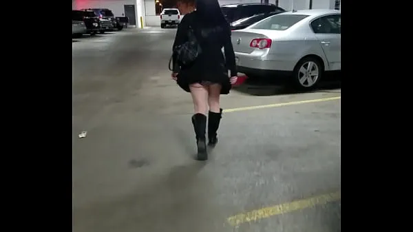 Regardez Montrant ma nouvelle culotte dans le parking du casino de Joliet vidéos de conduite