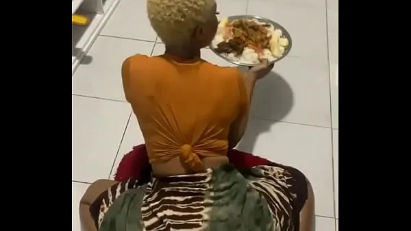 Nézze meg Tanzania massive ass twerking vezesse a videókat