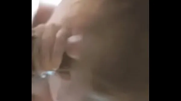 شاهد مقاطع فيديو Amateur wife sucking dick القيادة