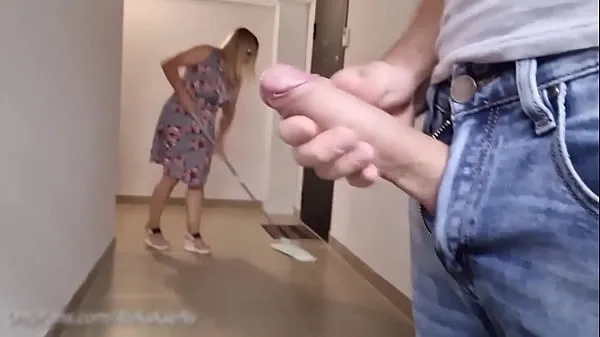 Watch RISKY !!! I FLASH MY COCK IN FRONT OF THE CLEANER GIRL AND SHE WAS NOT AFRAID drive Videos