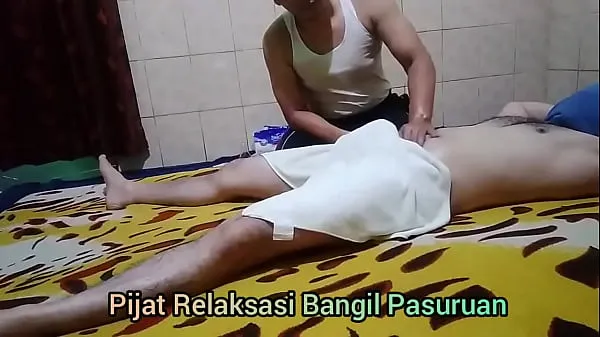 Regardez Bite dure mâle en massage vidéos de conduite