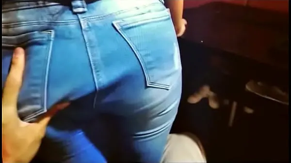 ดูวิดีโอ Blue nail polish. Sexy indian college girlfriend in tight blue jeans and sexy blue nails strokes her boyfriend big penis and wants his semen (Clear hindi Audio drive