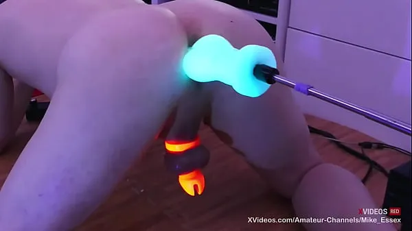 Παρακολουθήστε βίντεο Anal Alien Invasion - Getting Fucked by Glow In The Dark Alien Dildo's Whilst Locked in Chastity οδήγησης