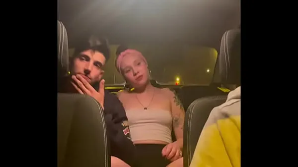 ดูวิดีโอ friends fucking in a taxi on the way back from a party hidden camera amateur drive