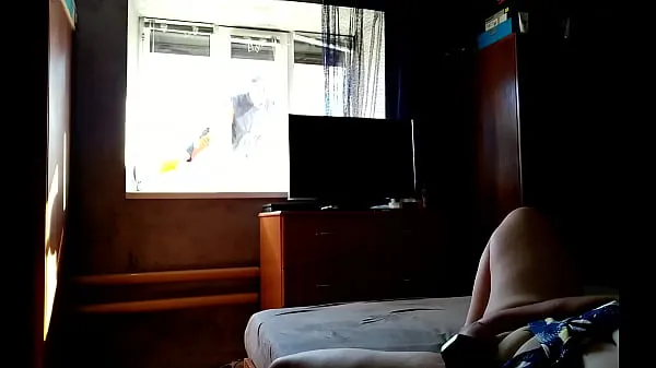 Sehen Sie sich Milf masturbiert Mann guckt Videos an