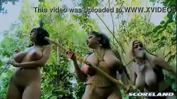 Titta på Big titted jungle girls drive-videor