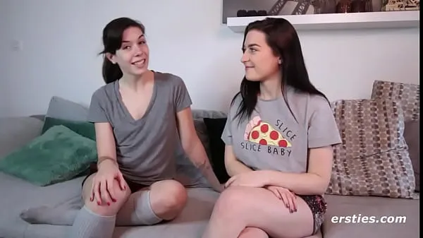 Oglejte si videoposnetke Ersties: Cute Lesbian Couple Take Turns Eating Pussy vožnjo