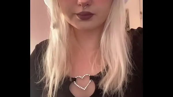 Pozrite si videá Egirl flashing boobs šoférujte ich