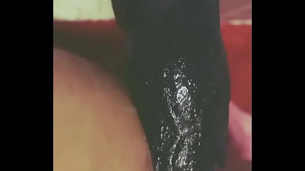 Podívejte se na videa Black pump dildo and a lot of ass řízení