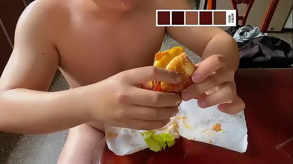 Titta på Eat it as a seasoning after masturbating with burger masturbation drive-videor