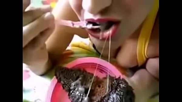 Oglejte si videoposnetke Cum on Food vožnjo