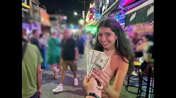 ڈرائیو Picked up a prostitute on public and fucked her in all holes, cum on her face ویڈیوز دیکھیں