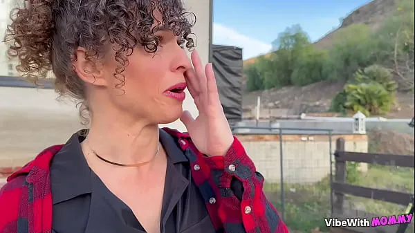 Titta på Crying Jewish Ranch Wife Takes Neighbor Boy's Virginity drive-videor